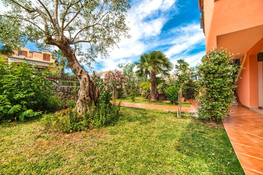 Apartments Cvek Rovinj Exterior foto